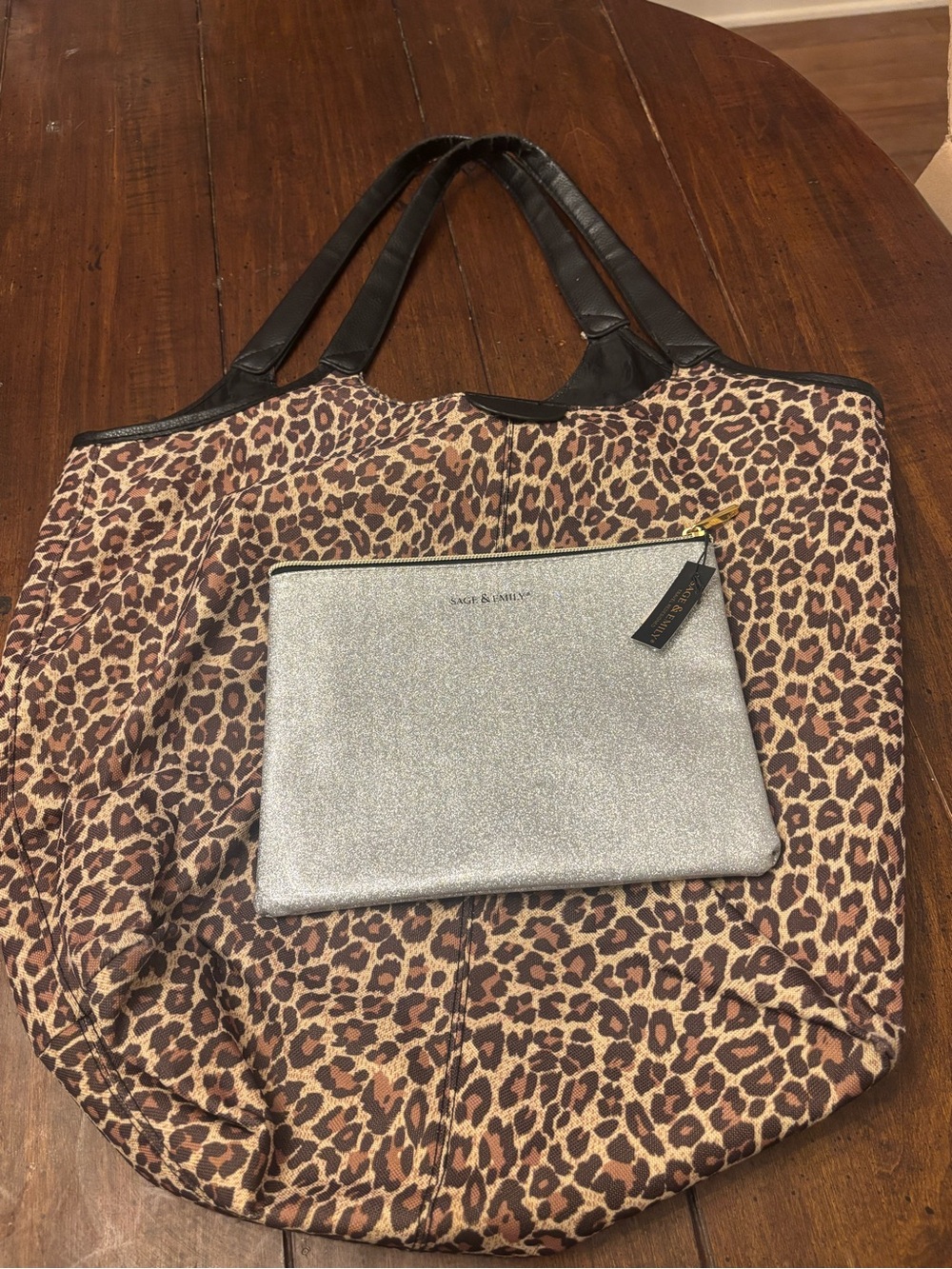 Source Unknown Silver Pouch with Leopard Tote